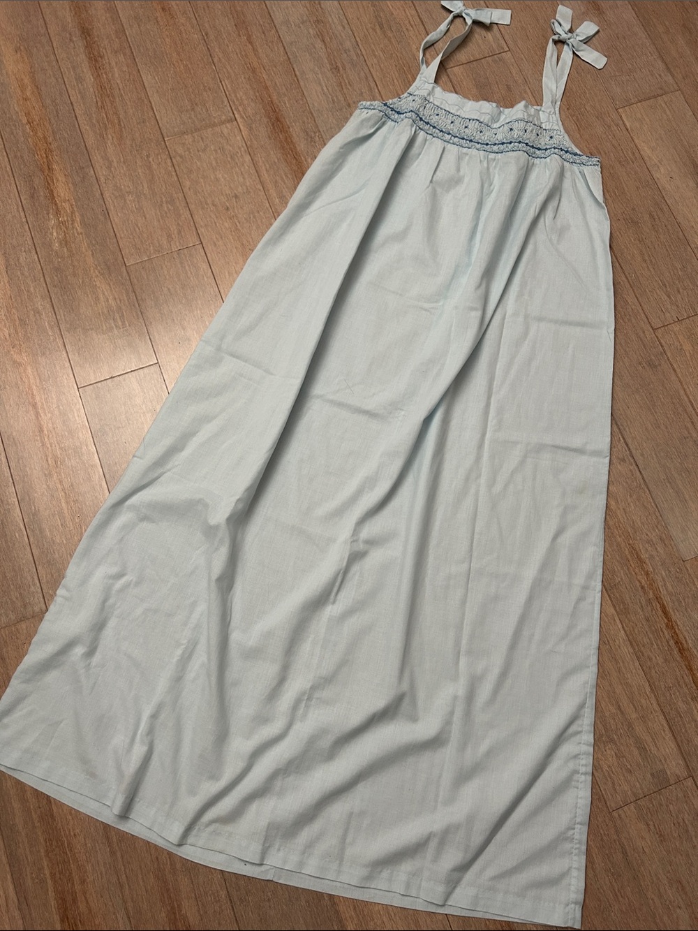 VTG Light Blue Smocked chest Tie-Shoulder Cotton blend nightgown Chemise small